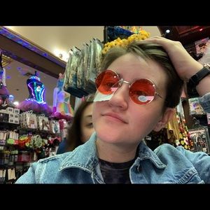 Meet your Posher, Maria